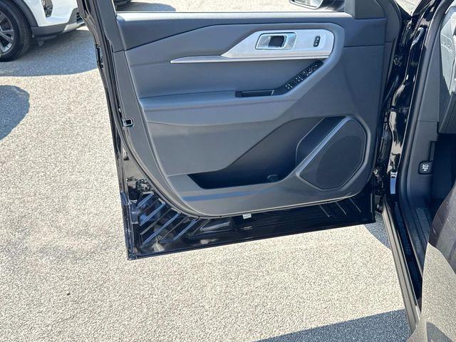 new 2025 Ford Explorer car, priced at $40,499