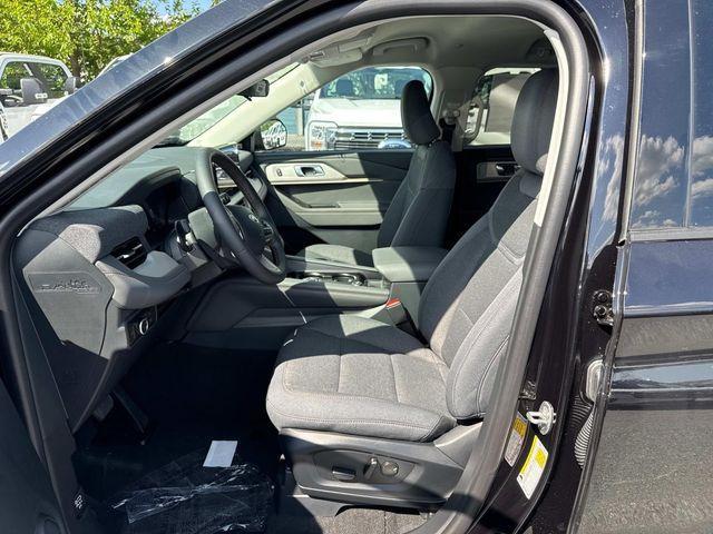 new 2025 Ford Explorer car, priced at $40,499