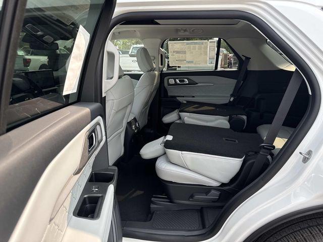 new 2025 Ford Explorer car, priced at $59,995