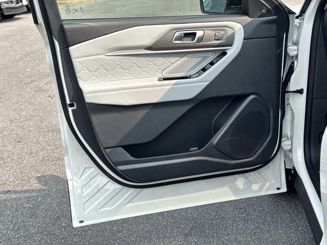 new 2025 Ford Explorer car, priced at $59,995