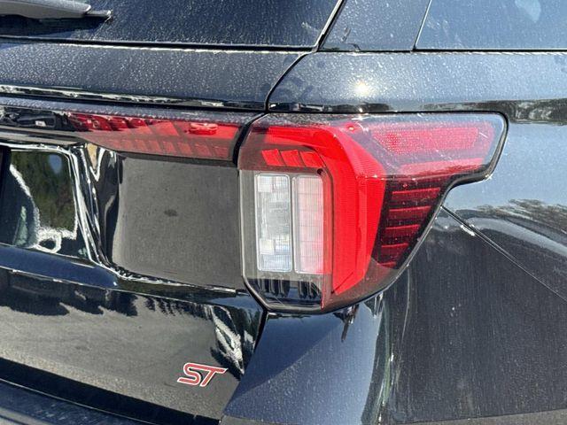 new 2025 Ford Explorer car, priced at $58,195