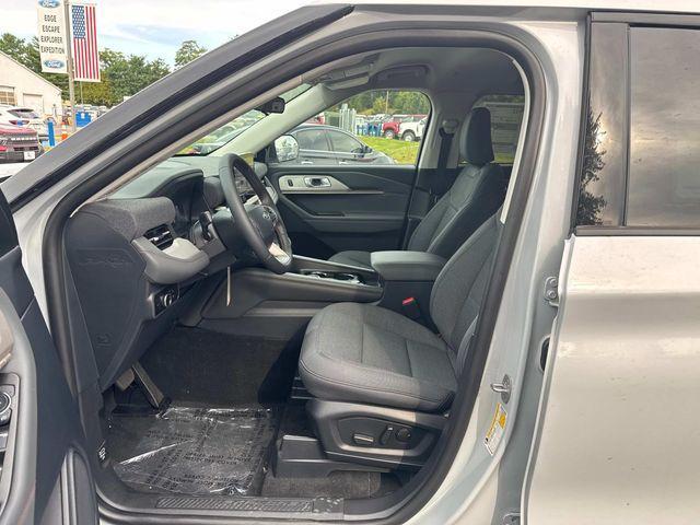 new 2025 Ford Explorer car, priced at $41,995