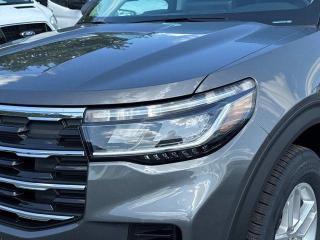 new 2025 Ford Explorer car, priced at $40,499