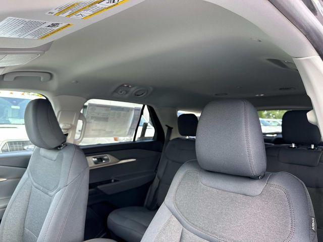 new 2025 Ford Explorer car, priced at $40,499