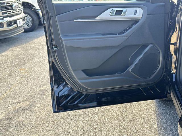 new 2025 Ford Explorer car, priced at $46,560