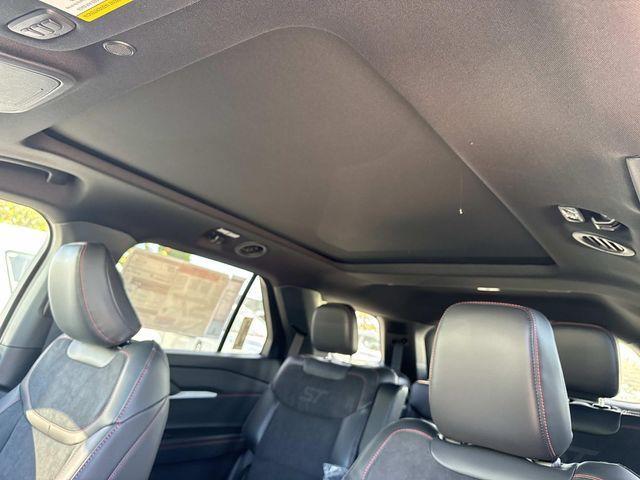 new 2025 Ford Explorer car, priced at $59,500