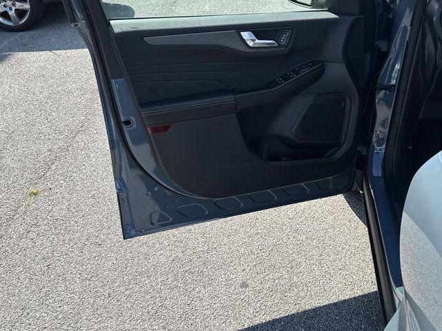 new 2025 Ford Escape car, priced at $31,299