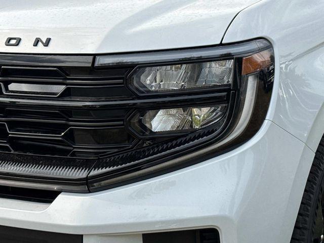 new 2025 Ford Expedition car, priced at $77,995