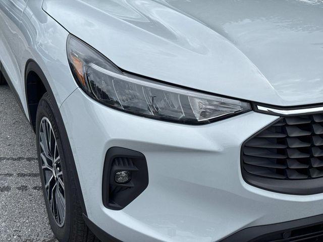 new 2025 Ford Escape car, priced at $31,299