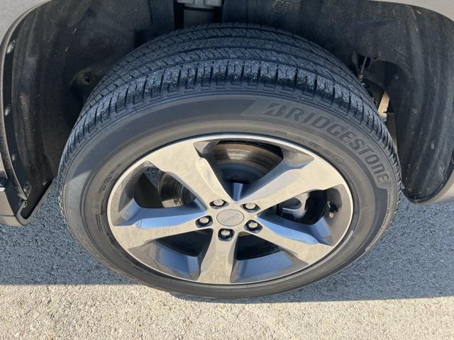 used 2022 Jeep Grand Cherokee L car, priced at $32,900