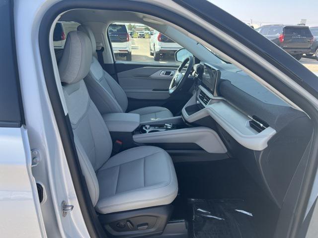 new 2025 Ford Explorer car, priced at $42,601