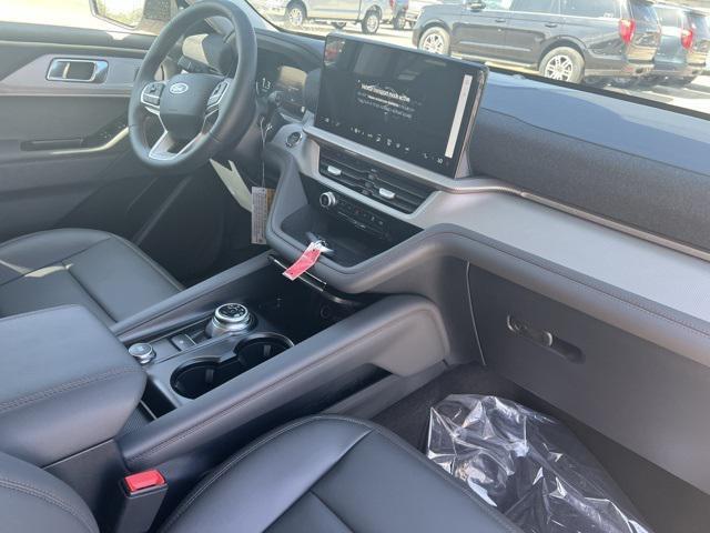new 2025 Ford Explorer car, priced at $43,573