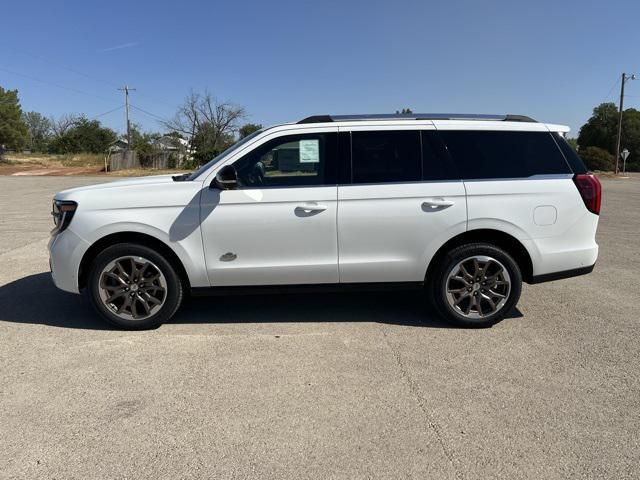new 2025 Ford Expedition car, priced at $85,486
