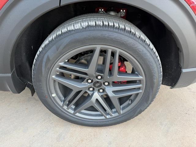 new 2025 Ford Explorer car, priced at $47,072