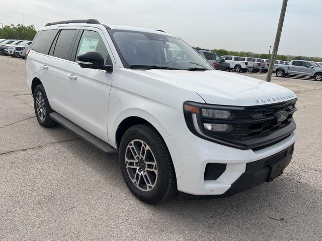 new 2025 Ford Expedition car, priced at $68,410