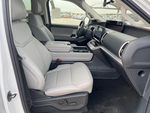 new 2025 Ford Expedition car, priced at $68,410