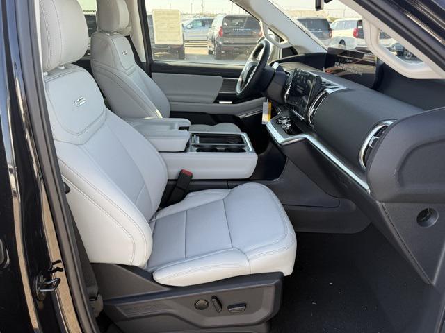 new 2025 Ford Expedition car, priced at $79,262