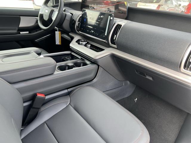 new 2025 Ford Expedition car, priced at $69,365