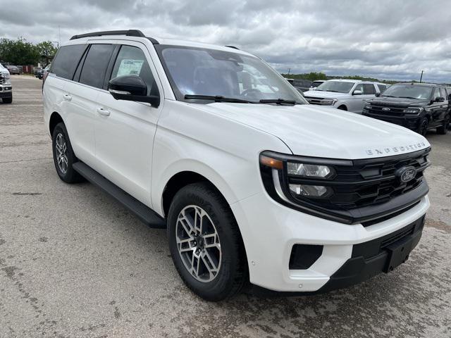 new 2025 Ford Expedition car, priced at $69,405