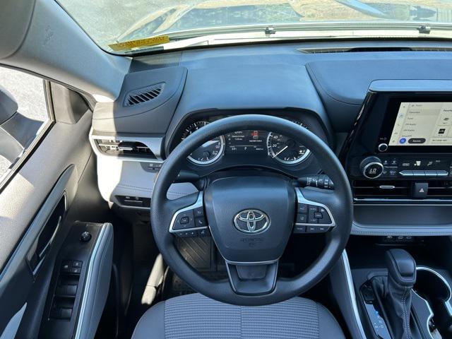 used 2023 Toyota Highlander car, priced at $34,690