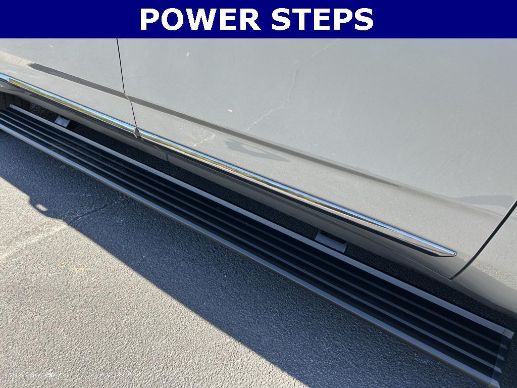 used 2023 GMC Yukon XL car, priced at $69,777