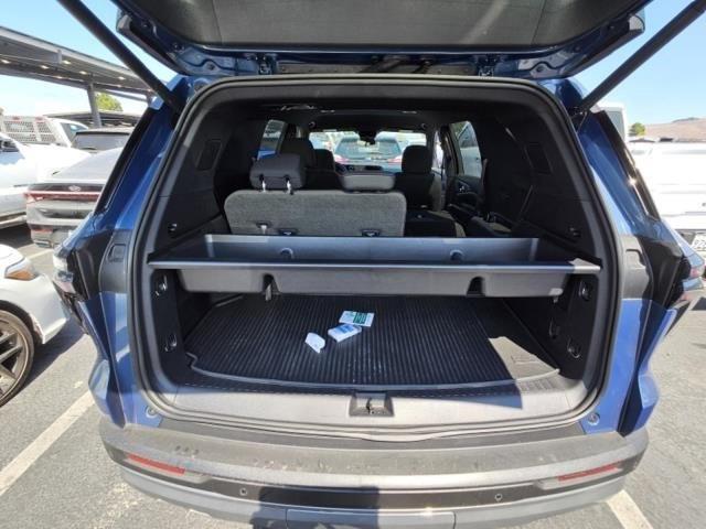 used 2024 Chevrolet Traverse car, priced at $33,777