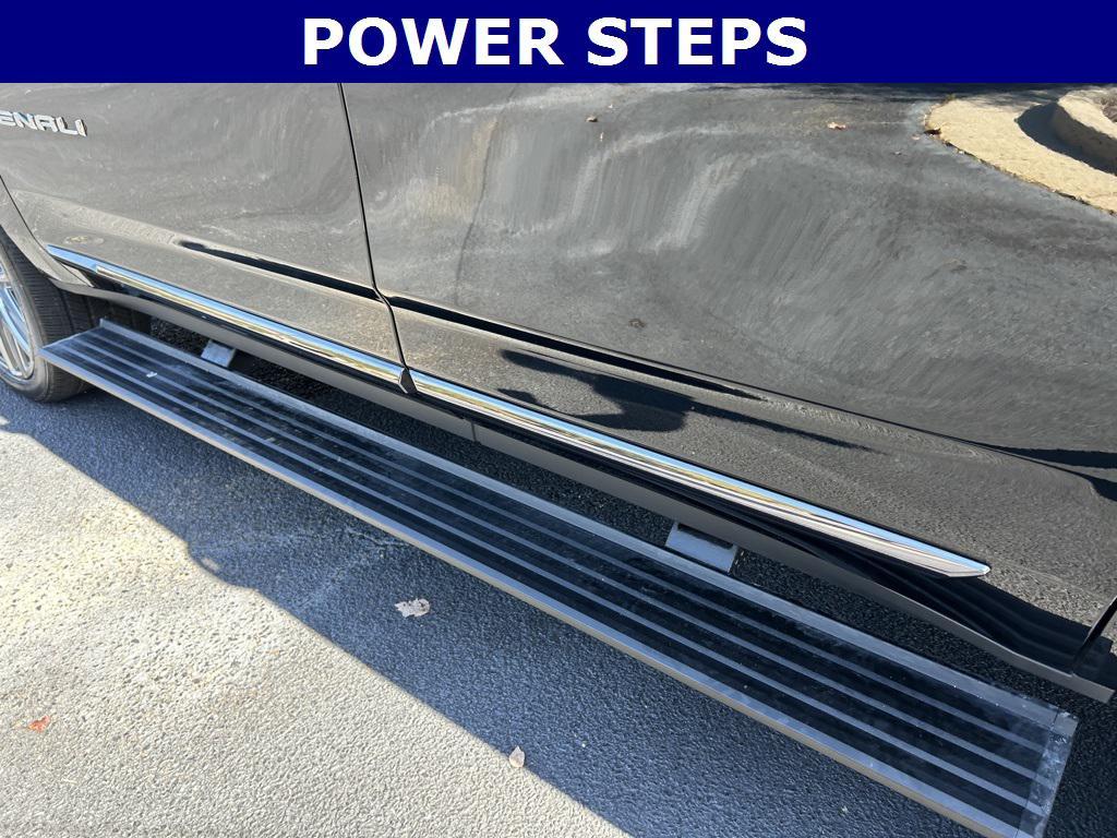 used 2025 GMC Yukon car, priced at $92,342