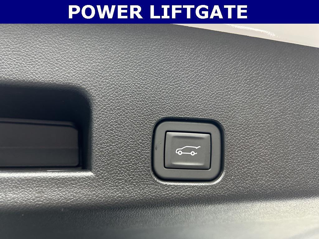 new 2026 GMC Acadia car, priced at $46,225