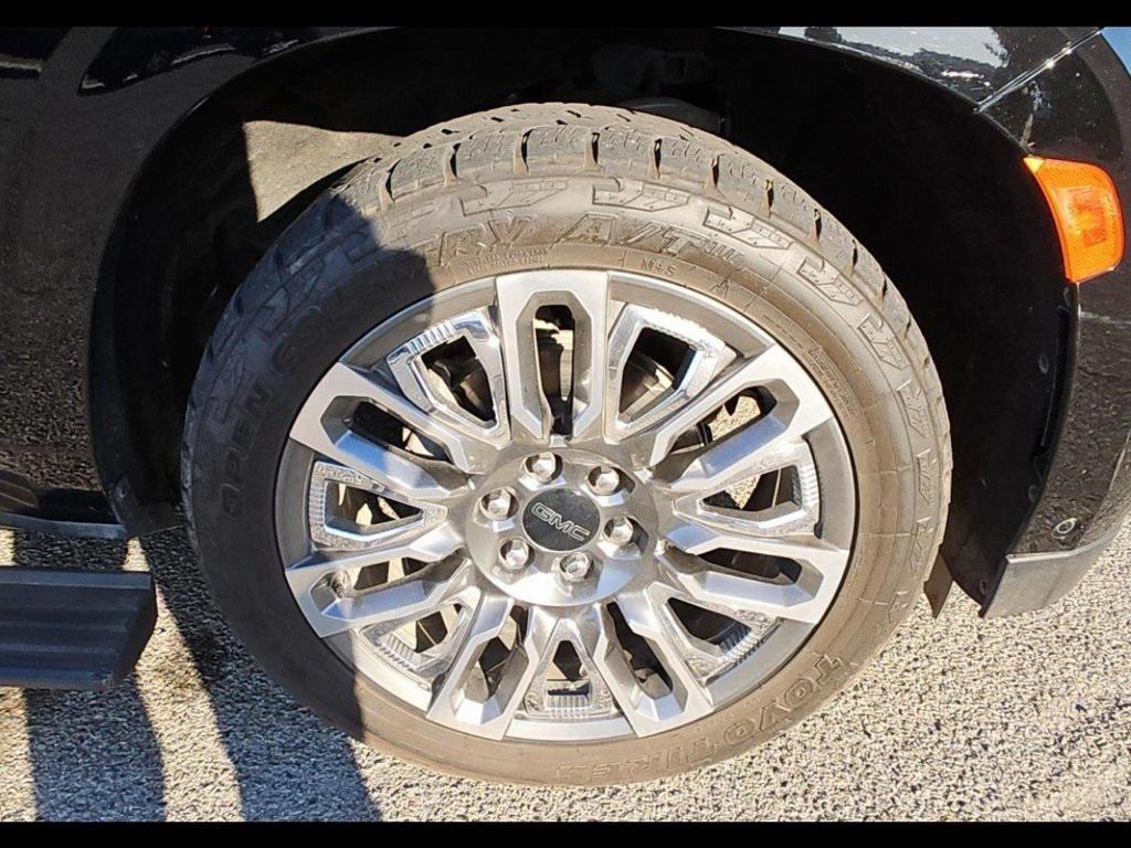 used 2023 GMC Yukon XL car, priced at $64,668