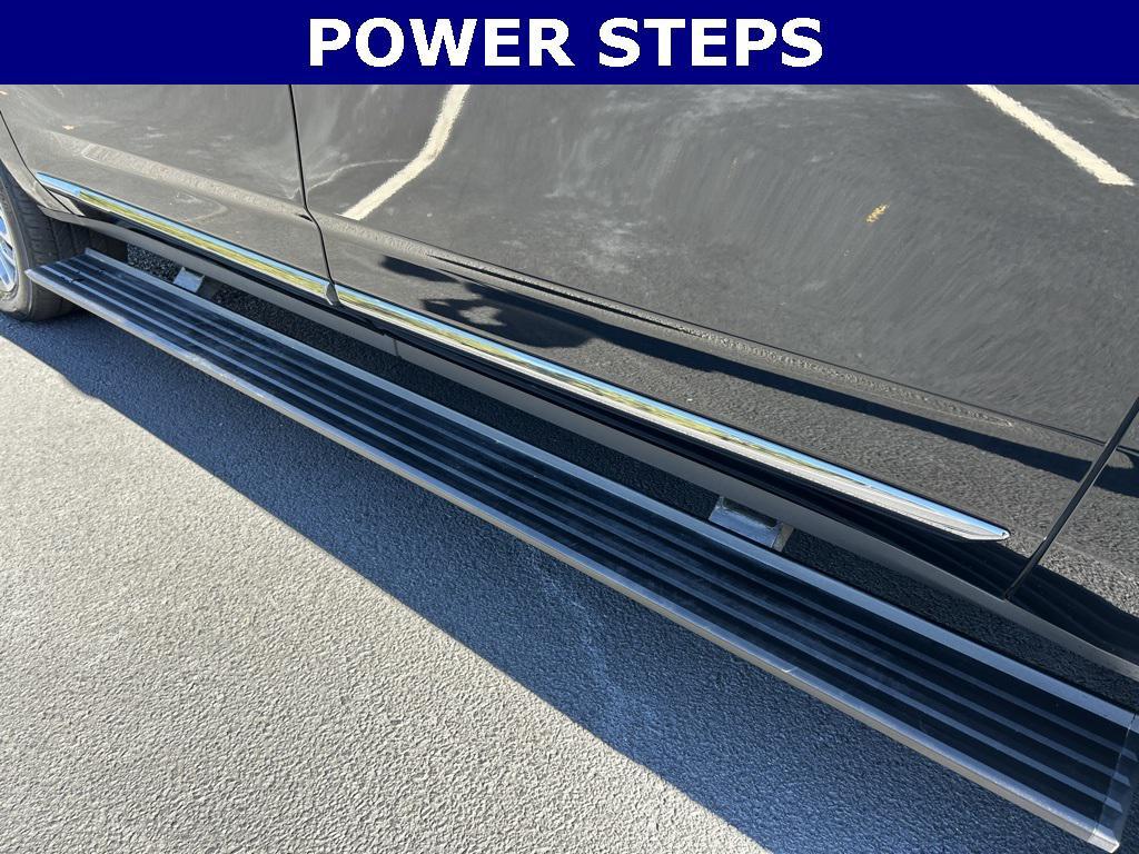 used 2024 GMC Yukon XL car, priced at $75,699