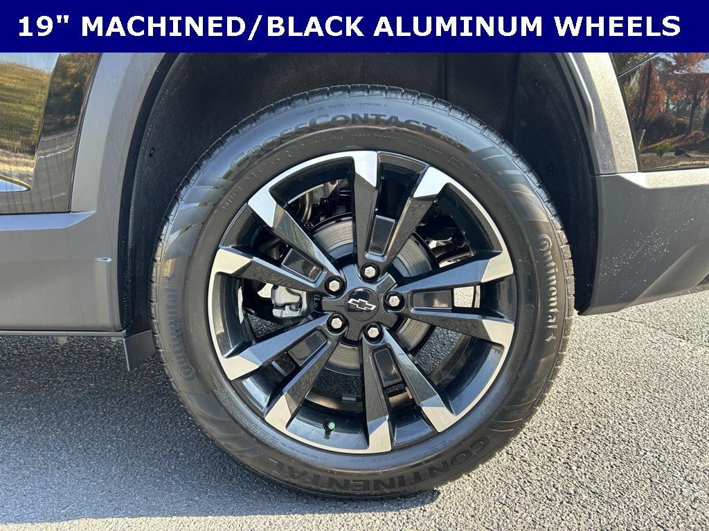 new 2026 Chevrolet Equinox car, priced at $31,395