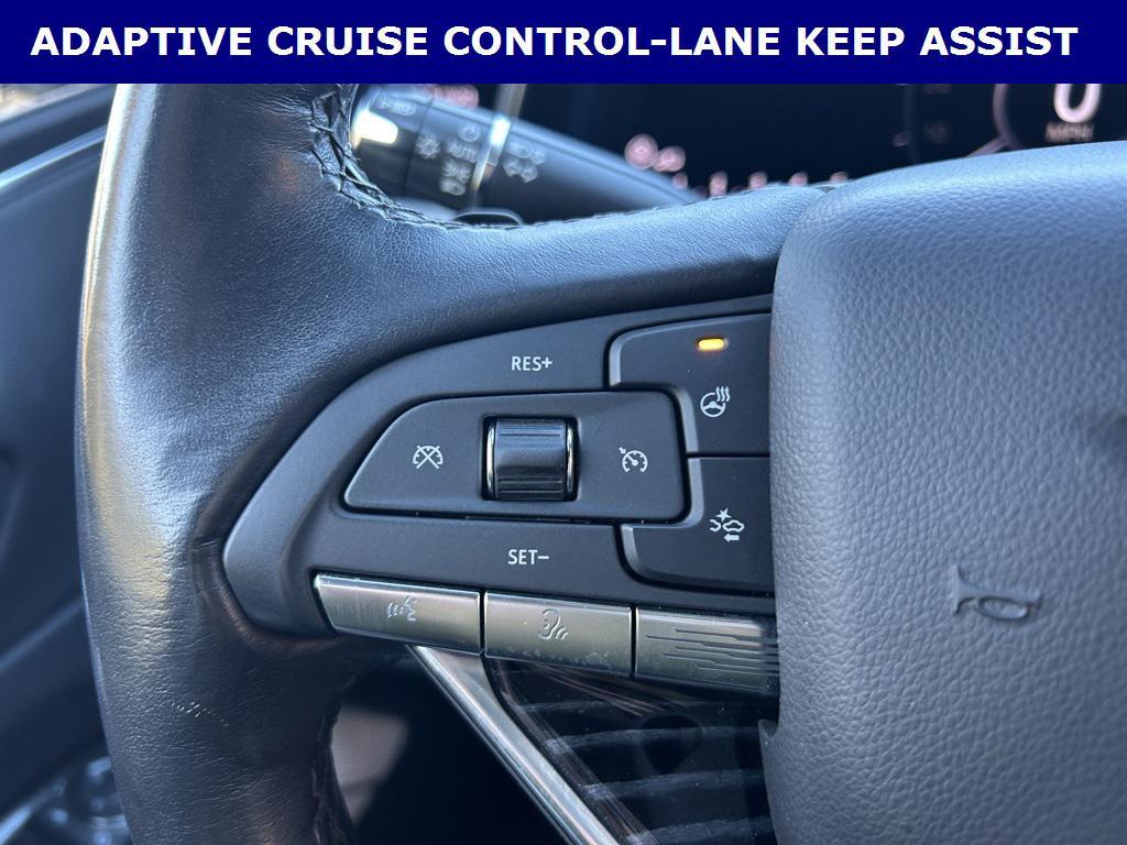 used 2022 Cadillac Escalade ESV car, priced at $59,499