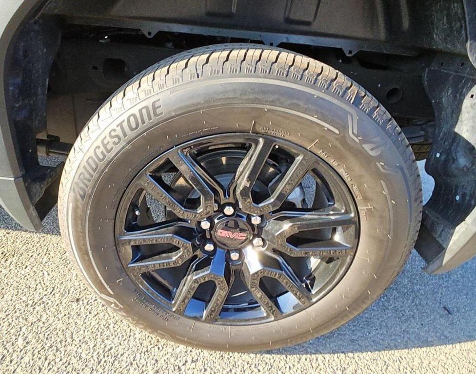 used 2024 GMC Sierra 1500 car, priced at $35,000