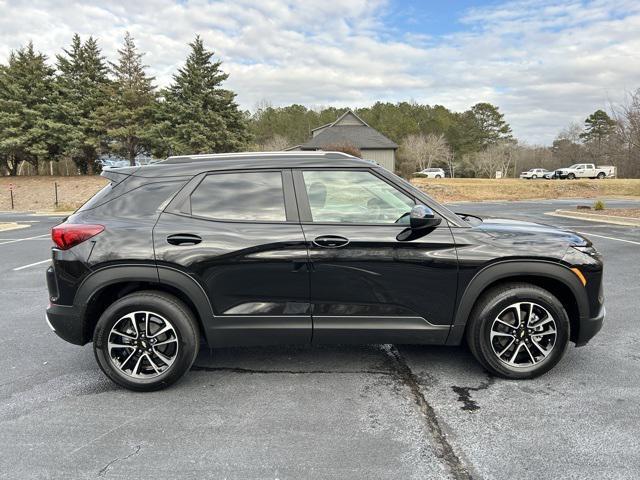 new 2025 Chevrolet TrailBlazer car, priced at $22,450