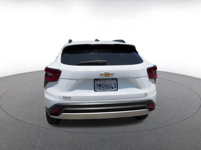 used 2024 Chevrolet Trax car, priced at $22,153