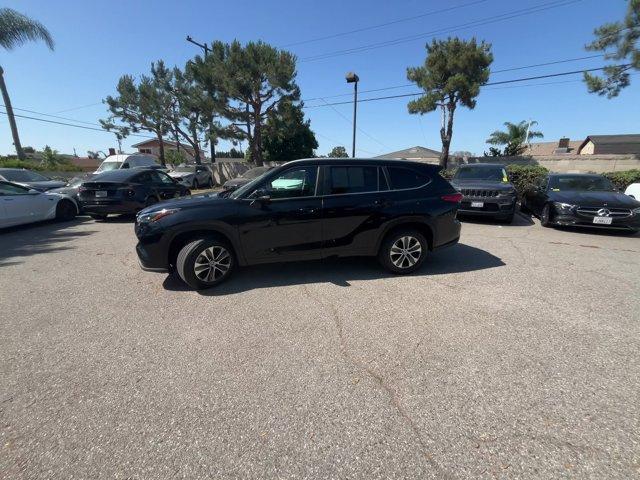 used 2023 Toyota Highlander car, priced at $37,129