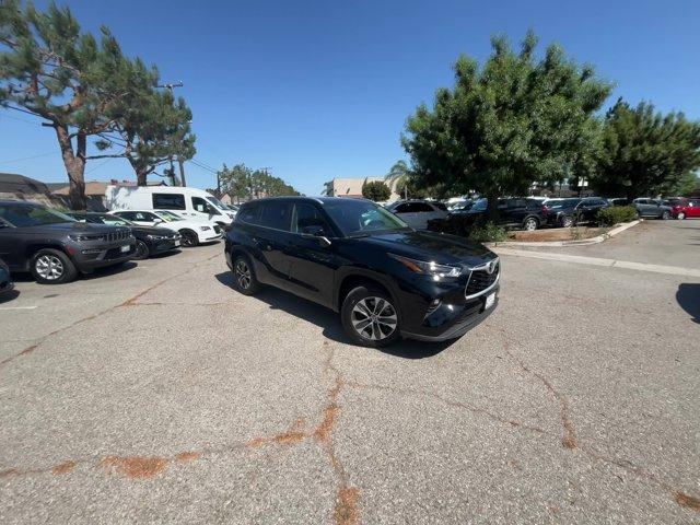 used 2023 Toyota Highlander car, priced at $37,129