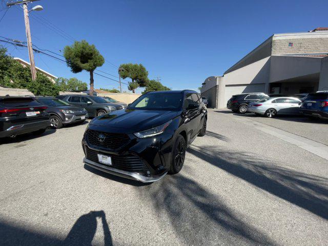 used 2024 Toyota Highlander car, priced at $45,084