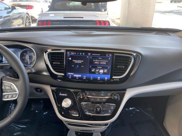 used 2024 Chrysler Pacifica car, priced at $31,336
