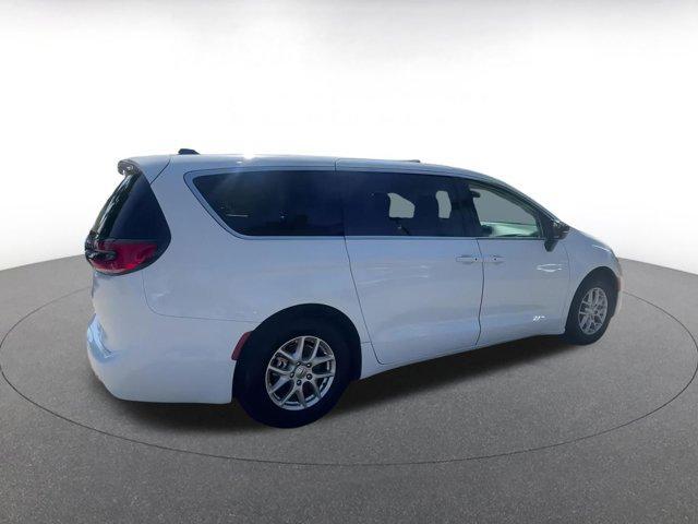 used 2024 Chrysler Pacifica car, priced at $31,336