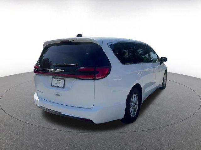 used 2024 Chrysler Pacifica car, priced at $31,336