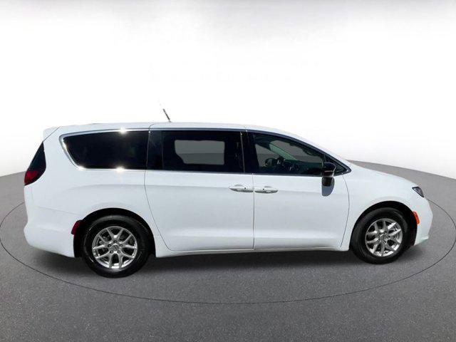 used 2024 Chrysler Pacifica car, priced at $28,888