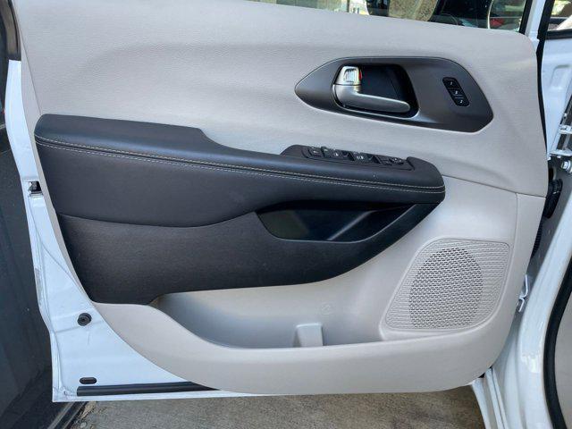 used 2024 Chrysler Pacifica car, priced at $28,888
