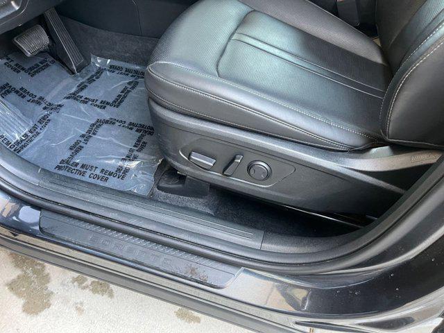 used 2024 Kia Sorento car, priced at $30,670