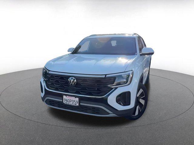 used 2025 Volkswagen Atlas Cross Sport car, priced at $34,400