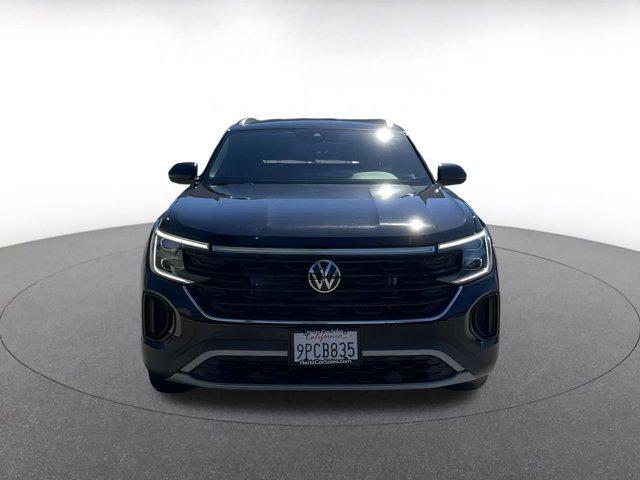 used 2025 Volkswagen Atlas Cross Sport car, priced at $33,200