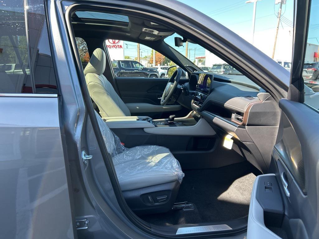 new 2026 Toyota Grand Highlander Hybrid car, priced at $61,768