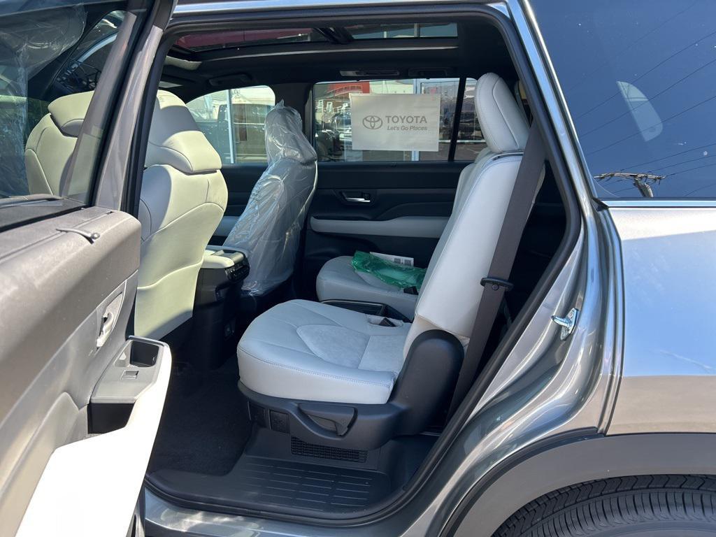 new 2026 Toyota Grand Highlander Hybrid car, priced at $61,768