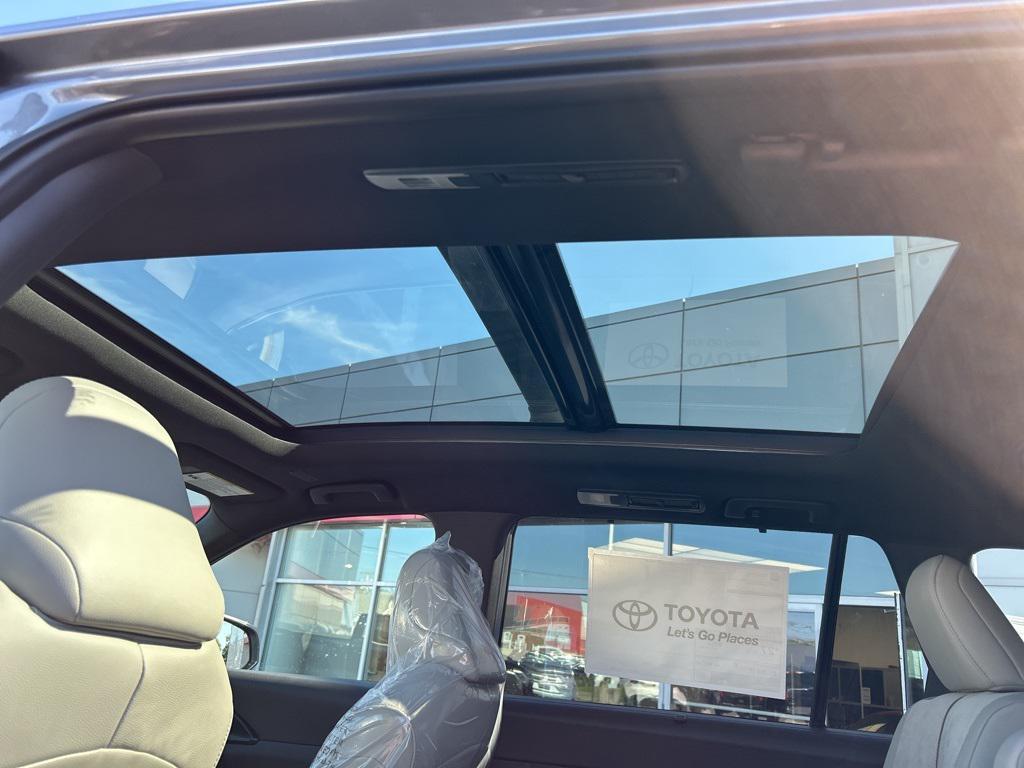 new 2026 Toyota Grand Highlander Hybrid car, priced at $61,768