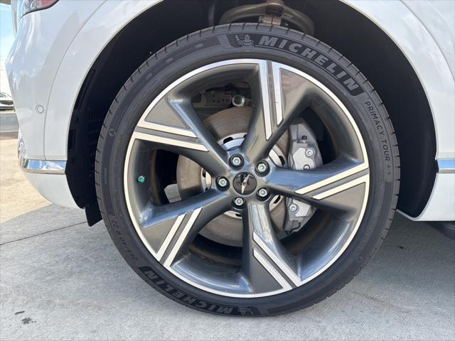 new 2025 Genesis GV80 car